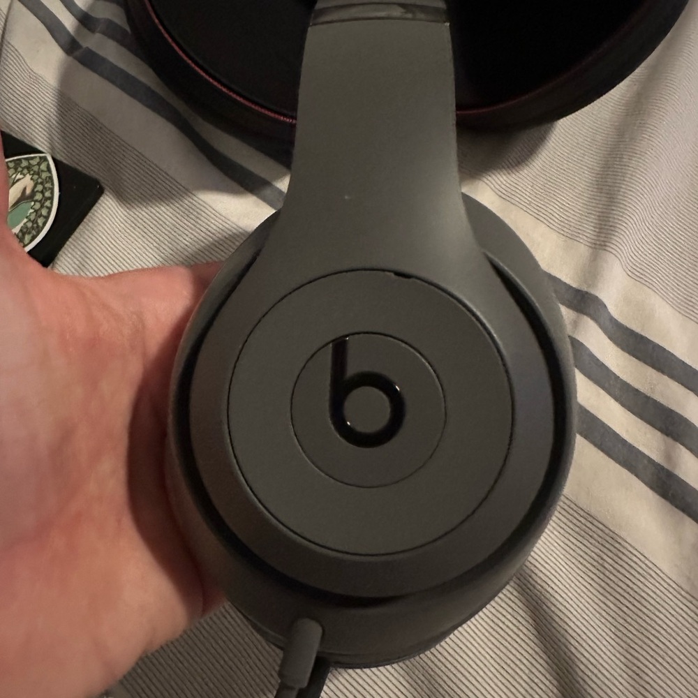 Excellent Condition Beats Wireless Studio 3 Over-Ear Headphones